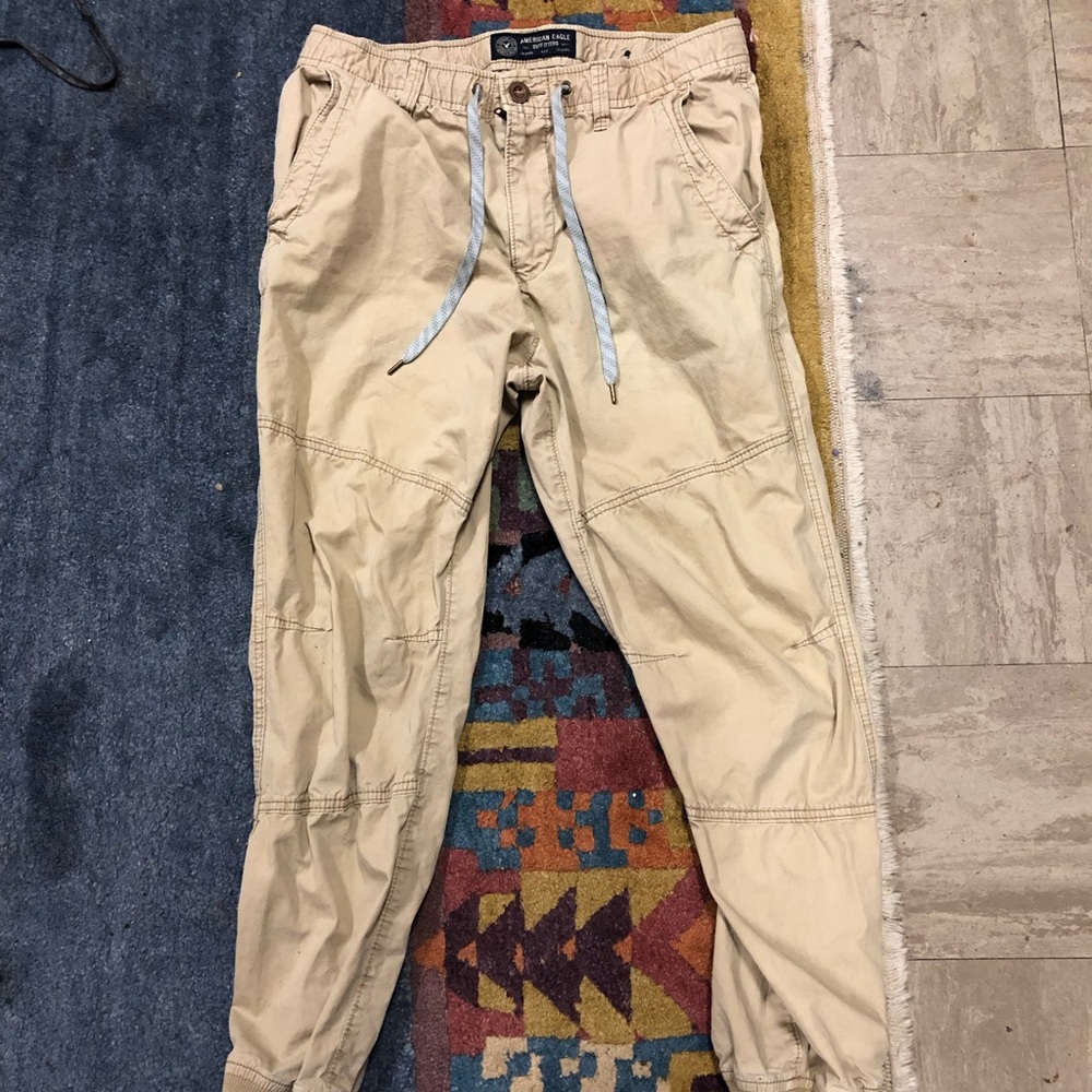 Women’s cargo pants with adjustable waist